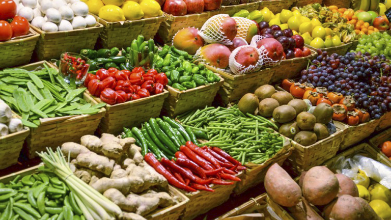 خرید سبزیجات از بازار